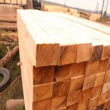 重慶建筑木方廠家 樟子松、白松口料木方條 多種規(guī)格可做